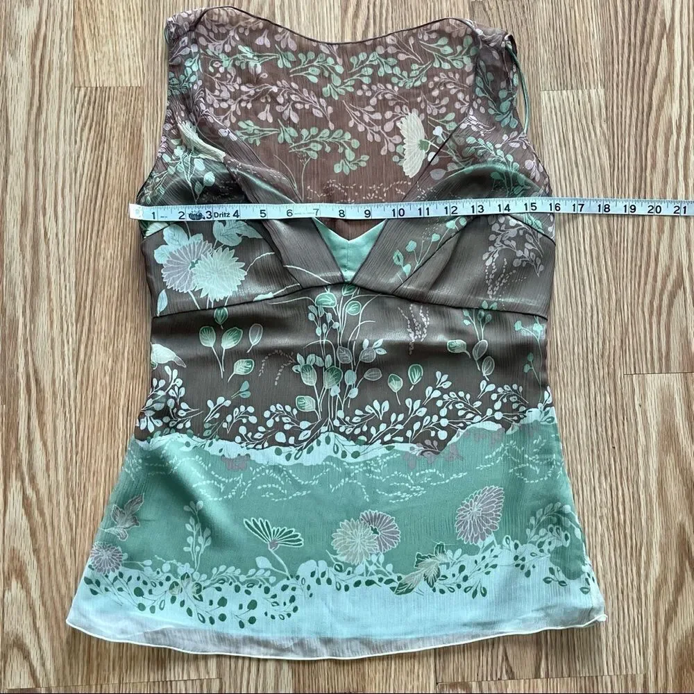 𝅺TAHARI Silk Floral Tank - Picture 9 of 11